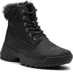 Trapery TAMARIS - 1-25711-31 Black 001. Czarne trapery damskie Tamaris, ze skóry, bez obcasa, bez zapięcia. W wyprzedaży za 239,00 zł.