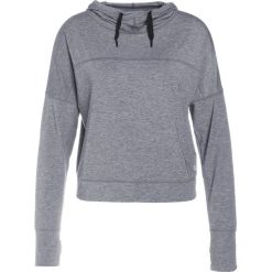 GAP BREATHE CROPPED HOODIE Koszulka sportowa heather grey. Szare topy sportowe damskie marki GAP, m, z elastanu, z długim rękawem. W wyprzedaży za 132,30 zł.