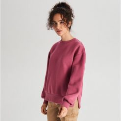 Gładka bluza oversize - Bordowy. Czerwone bluzy damskie Cropp, s, bez wzorów, bez rękawów, bez kaptura. Za 59,99 zł.