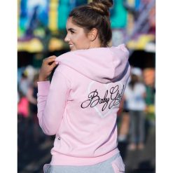 Bluza rozpinana BabyGirl. Czerwone bluzy niemowlęce Pakamera, z nadrukiem. Za 179,00 zł.