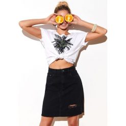 Bawełniany t-shirt z palmą. Białe t-shirty damskie DRYWASH, z nadrukiem, z bawełny, wakacyjne, bez kołnierzyka. W wyprzedaży za 19,99 zł.