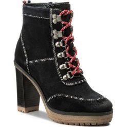 Botki TOMMY HILFIGER - DENIM Cleo 14B FW0FW01745 403. Niebieskie botki damskie na obcasie TOMMY HILFIGER, z denimu. W wyprzedaży za 399,00 zł.