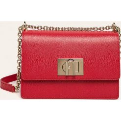 Furla - Torebka skórzana. Czerwone listonoszki damskie Furla, w paski, ze skóry, na ramię, małe, bez dodatków. Za 1199,00 zł.