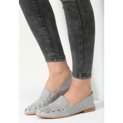 Szare Mokasyny Hold On Me. Szare mokasyny damskie marki vices, ze skóry, na płaskiej podeszwie. Za 59,99 zł.