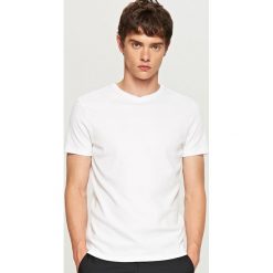 Gładki t-shirt - Biały. Białe t-shirty męskie Reserved, l. Za 49,99 zł.