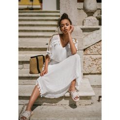 Biała Sukienka Satiate. Białe sukienki damskie Renee, s, w paski, z koronki, maxi, proste. Za 159,99 zł.