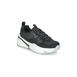 Buty Victoria AIRE NYLON/SERRAJE PU. Czarne trampki i tenisówki damskie Victoria, bez wzorów, z nylonu, bez zapięcia. Za 299,00 zł.