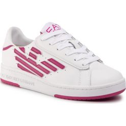 Sneakersy EA7 EMPORIO ARMANI - X8X043 XK075 M507 Opt White/Cabaret. Białe półbuty damskie EA7 Emporio Armani, bez wzorów, ze skóry ekologicznej, bez obcasa, na płaskiej podeszwie, bez zapięcia. Za 769,00 zł.