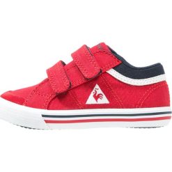 Le coq sportif SAINT GAETAN Tenisówki i Trampki vintage red/dress blue. Czerwone trampki męskie le coq sportif, z tworzywa sztucznego, vintage. Za 149,00 zł.