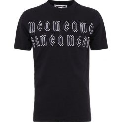 McQ Alexander McQueen Tshirt z nadrukiem darkest black. Czarne koszulki męskie marki McQ Alexander McQueen, s, z nadrukiem, z bawełny, bez kołnierzyka. Za 759,00 zł.