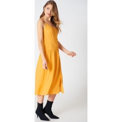 Sukienki: Qontrast X NA-KD Sukienka zapinana na guziki z przodu – Yellow