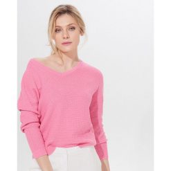 Basicowy sweter o ryżowym splocie - Różowy. Różowe swetry damskie Mohito, s. Za 79,99 zł.