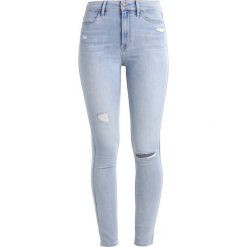 Hollister Co. ULTRA HIGH RISE SUPER SKINNY Jeans Skinny Fit light destroy. Niebieskie rurki damskie marki Hollister Co. W wyprzedaży za 174,30 zł.