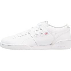 Reebok Classic WORKOUT L OW Tenisówki i Trampki white/grey. Białe tenisówki damskie Reebok Classic, z materiału. Za 379,00 zł.