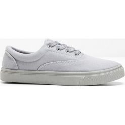 Sneakersy bonprix szary. Szare sneakersy męskie bonprix, na sznurówki. Za 54,99 zł.