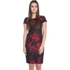 Elegancka sukienka we wzory BIALCON. Brązowe sukienki damskie BIALCON, bez wzorów, eleganckie, bez kołnierzyka, bez rękawów. W wyprzedaży za 146,00 zł.