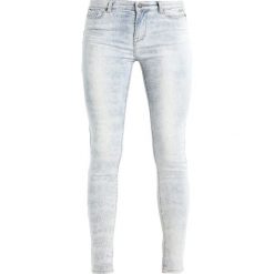 Circle of Trust BASIL NEEDLE PUNCH Jeansy Slim Fit ice blue. Niebieskie rurki damskie marki Circle of Trust. W wyprzedaży za 377,10 zł.