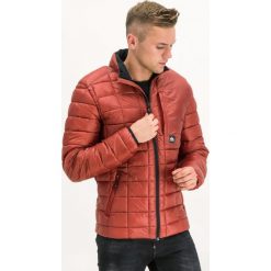 Kurtka puchowa Quiksilver Release EQYJK03477. Pomarańczowe kurtki męskie Quiksilver, m, bez wzorów, z puchu, bez kaptura. W wyprzedaży za 559,00 zł.