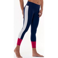 Legginsy sportowe w kolorze granatowo-biało-czerwonym. Czerwone legginsy sportowe damskie Liposlim, m, z tkaniny. W wyprzedaży za 114,95 zł.
