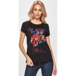 Guess Jeans - T-shirt. Czarne bluzki damskie Guess Jeans, s, z aplikacjami, z bawełny, z okrągłym kołnierzem. Za 229,90 zł.