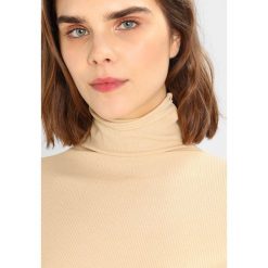 Swetry klasyczne damskie: Topshop BOUTIQUE Sweter camel