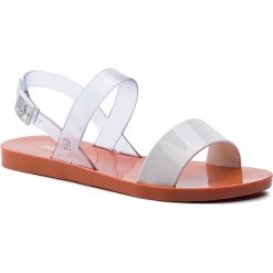 Sandały MELISSA - Lip Ad 32573 Orange/Clear/White 53525. Białe klapki damskie Melissa, bez wzorów, z tworzywa sztucznego, bez obcasa. W wyprzedaży za 229,00 zł.