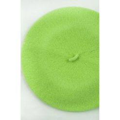 Beret damski Klasyczny zielony. Zielone berety damskie marki Art of Polo. Za 28,94 zł.