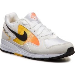 Buty NIKE - Air Skylon II AO4540 101 White/Black/Amarillo. Białe buty sportowe damskie Nike, bez wzorów, z tworzywa sztucznego, eleganckie, bez obcasa, na płaskiej podeszwie, bez zapięcia. W wyprzedaży za 359,00 zł.