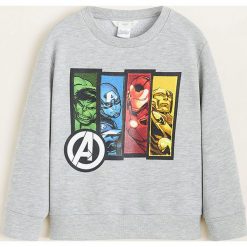 Mango Kids - Bluza dziecięca Avengs 110-116 cm. Szare bluzy chłopięce Mango Kids, z nadrukiem, z bawełny, bez rękawów, bez kaptura. Za 79,90 zł.