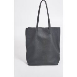 Torba shopper - Czarny. Czarne torby damskie na zakupy Sinsay, bez wzorów, bez dodatków. Za 79,99 zł.