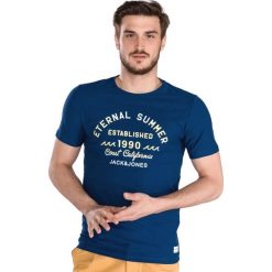 Jack & Jones Deep Surf Koszulka Niebieski. Niebieskie podkoszulki męskie Jack & Jones, xl, z haftami, z bawełny, bez kołnierzyka, krótkie. Za 66,95 zł.