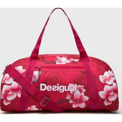 Desigual Sport - Torba sportowa. Pomarańczowe torebki damskie sportowe marki Desigual Sport, w paski, z poliesteru, sportowe, na ramię, bez dodatków. Za 229,90 zł.