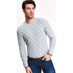 SWETER MĘSKI Z PRZEPLOTAMI. Szare golfy męskie marki Top Secret, na zimę, xxl, z dzianiny, z okrągłym kołnierzem. W wyprzedaży za 59,99 zł.