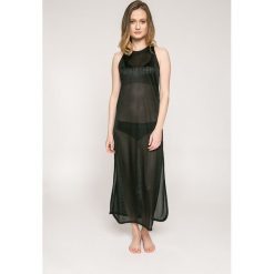 Calvin Klein Jeans - Sukienka. Czarne sukienki damskie Calvin Klein Jeans, na co dzień, s, z nadrukiem, z poliesteru, casualowe, z okrągłym kołnierzem, bez rękawów, maxi, proste. W wyprzedaży za 199,90 zł.