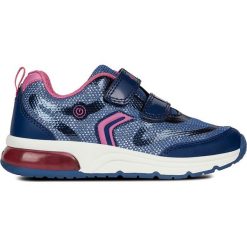 Sneakersy "Spaceclub" w kolorze niebieskim. Niebieskie trampki dziewczęce geox kids, bez wzorów, z gumy, bez zapięcia. W wyprzedaży za 139,95 zł.