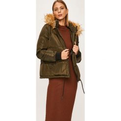 Answear - Kurtka. Czarne kurtki damskie ANSWEAR, s, z elastanu, krótkie. W wyprzedaży za 129,90 zł.