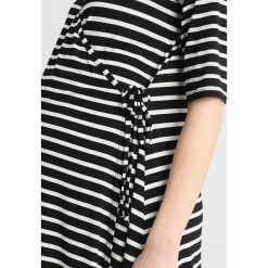Sukienki: Bluebelle Maternity TOPSTRIPE WRAP FRONT LONGLINE Sukienka z dżerseju black/white stripe