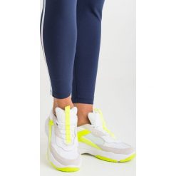 SNEAKERSY MAYA Calvin Klein Jeans. Białe sneakersy damskie Calvin Klein Jeans, z jeansu. Za 609,00 zł.
