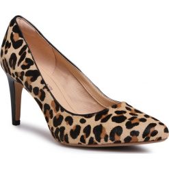 Szpilki CLARKS - Laina Rae 261463644 Leopard Print. Pomarańczowe półbuty damskie Clarks, bez wzorów, ze skóry, eleganckie, bez obcasa, na obcasie, bez zapięcia. W wyprzedaży za 329,00 zł.
