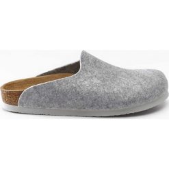 Birkenstock szare Amsterdam Bs 657 Grey. Szare klapki damskie Birkenstock, bez wzorów, z mikrofibry, bez obcasa. W wyprzedaży za 249,00 zł.