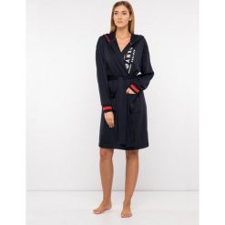 Szlafrok DKNY YI2919416. Czarne szlafroki damskie DKNY, s, bez wzorów, z elastanu, bez rękawów, bez kaptura. W wyprzedaży za 349,00 zł.