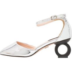 Buty ślubne damskie: Lost Ink PATTY CUTOUT MID HEEL SHOE Czółenka silver