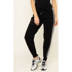 Spodnie dresowe TOMMY HILFIGER Cacie WW0WW26558. Czarne spodnie damskie TOMMY HILFIGER, xs, z bawełny. W wyprzedaży za 349,00 zł.