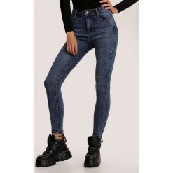 Niebieskie Jeansy Skinny Zharos. Niebieskie jeansy damskie Renee. Za 99,99 zł.