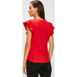 Answear - Top Stripes Vibes. Czerwone topy damskie marki ANSWEAR, s, z bawełny, z okrągłym kołnierzem. W wyprzedaży za 47,90 zł.