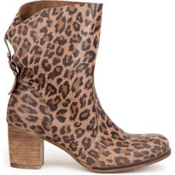 Botki - skóra naturalna - model 497 - kolor panterka. Szare botki damskie Zapato, na zimę, z jeansu, klasyczne, za kostkę, bez obcasa, na obcasie, na klamry. Za 399,00 zł.