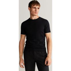Mango Man - Sweter Boiro. Czarne swetry męskie Mango Man, s, bez wzorów, z bawełny, z okrągłym kołnierzem, bez kaptura. W wyprzedaży za 71,90 zł.