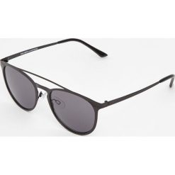Czarne okulary przeciwsłoneczne cat eye. Czarne okulary przeciwsłoneczne męskie marki Pull&Bear. Za 59,90 zł.