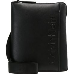Torby na ramię męskie: Calvin Klein ELEVATED LOGO FLAT CROSSOVER Torba na ramię black