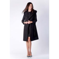 Elegancki Czarny Płaszcz z Kapturem Przewiązany Paskiem. Czarne kurtki damskie Molly.pl, na zimę, s, w paski, eleganckie. Za 259,90 zł.